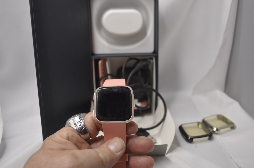 Fit Bit Versa Rose/Corral With Box and Extra Bands