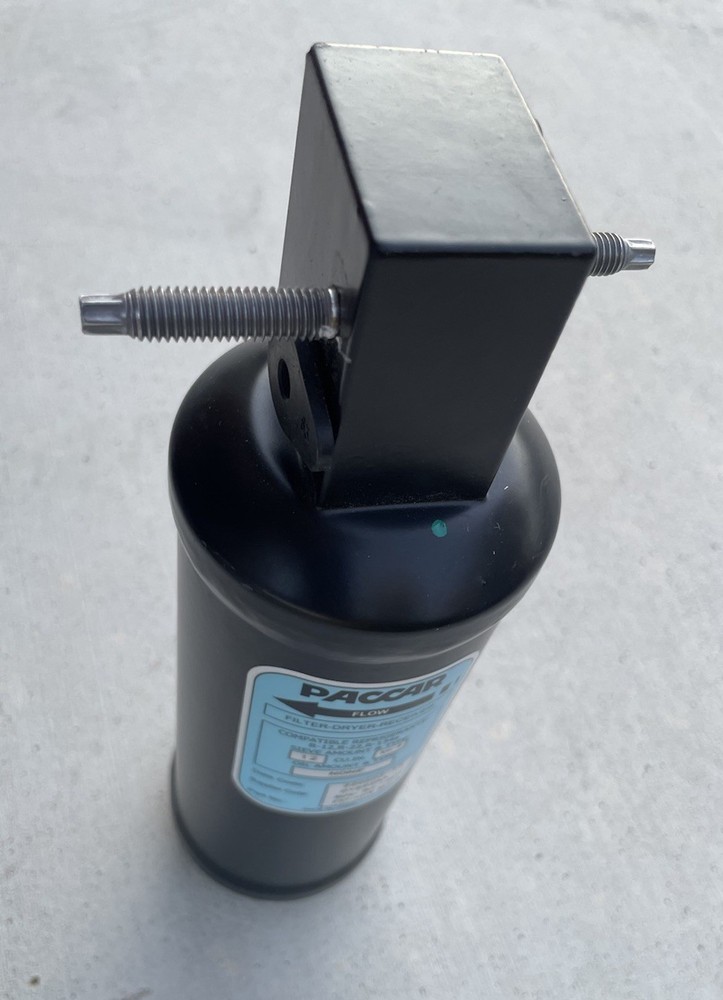 F37-1019 PACCAR AC RECEIVER DRIER RESERVOIR