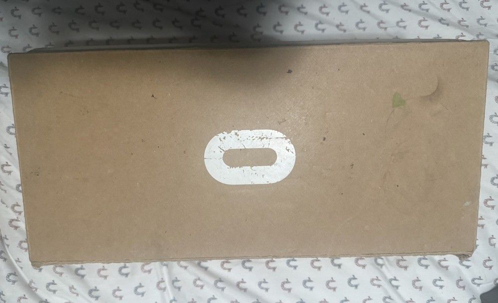 Oculus Quest 2 Virtual Reality Headset White with Controllers Tested Working