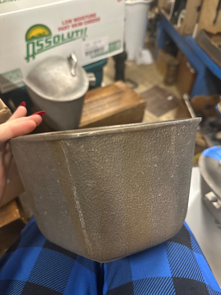 3 Silver seal heart shape? cookware pots With Handle