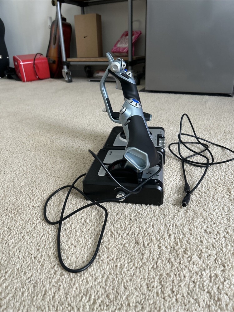 Logitech X52 HOTAS￼￼