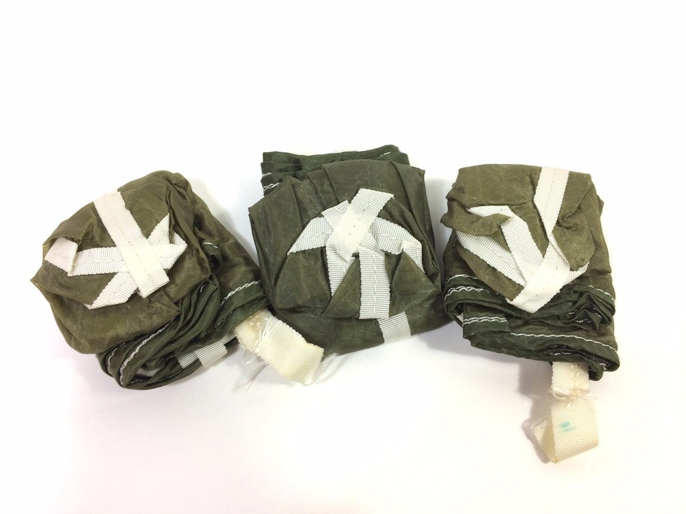 Small 16'' Chaff Parachute 3pk