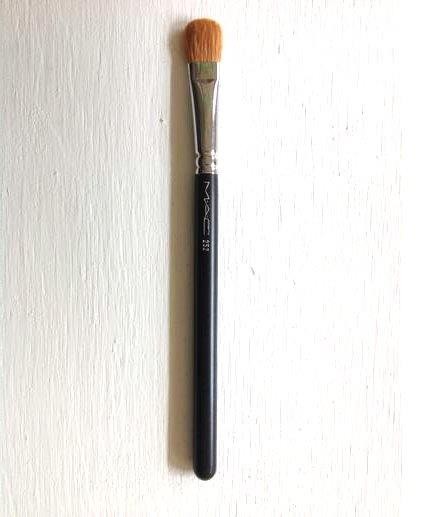 MAC❣️  252 Large Shader Eye shadow Brush for makeup face FULL SIZE new