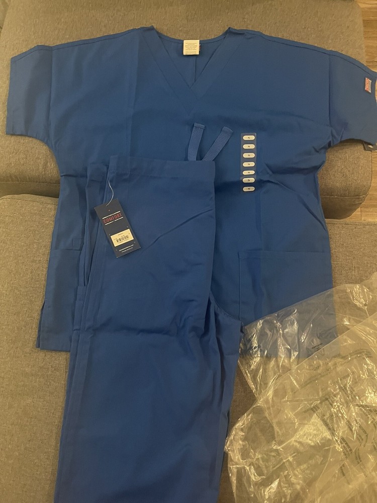 cherokee scrubs set. Royal Blue Size Small