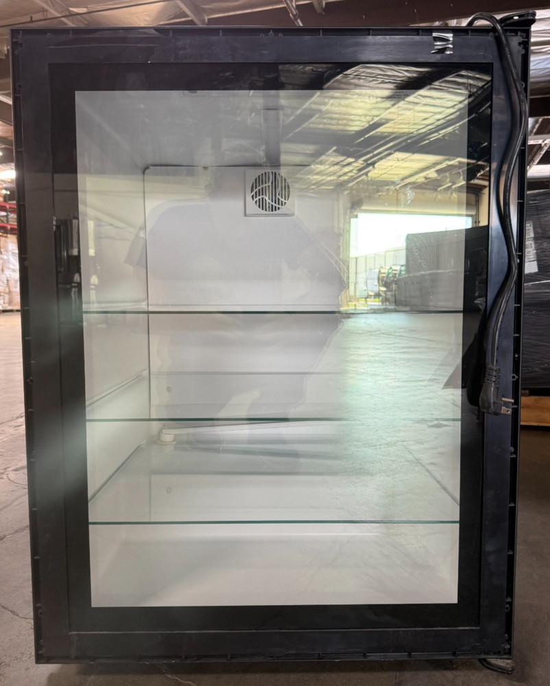 Uline UADA24RGLINT00A 24" Undercounter Refrigerator – Display Model