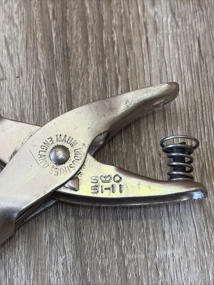 Maun No 2160 Hole Punch