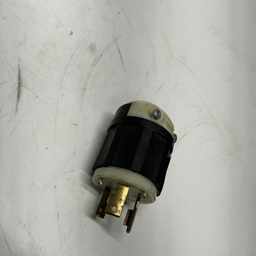 LEVITON 2661 L10-30P LOCK PLUG W-453