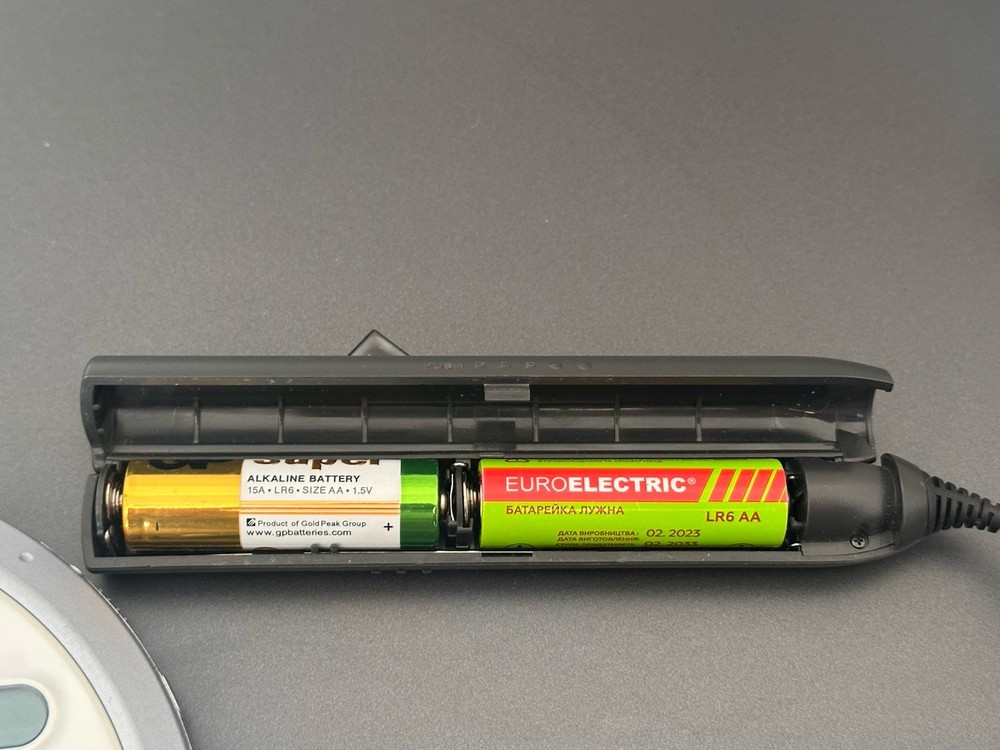 Panasonic SL-CT590 Personal CD Player, Silver. Pocket Player