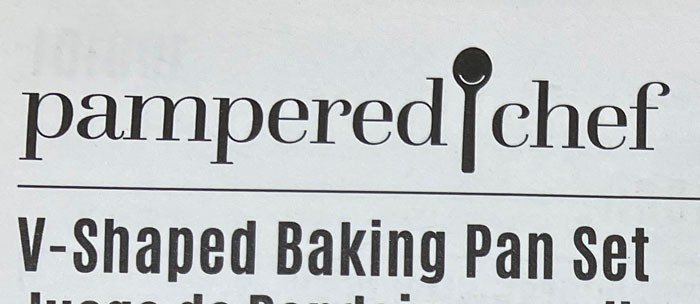 2 PAMPERED CHEF V SHAPED BAKING PAN SET NEW 100101