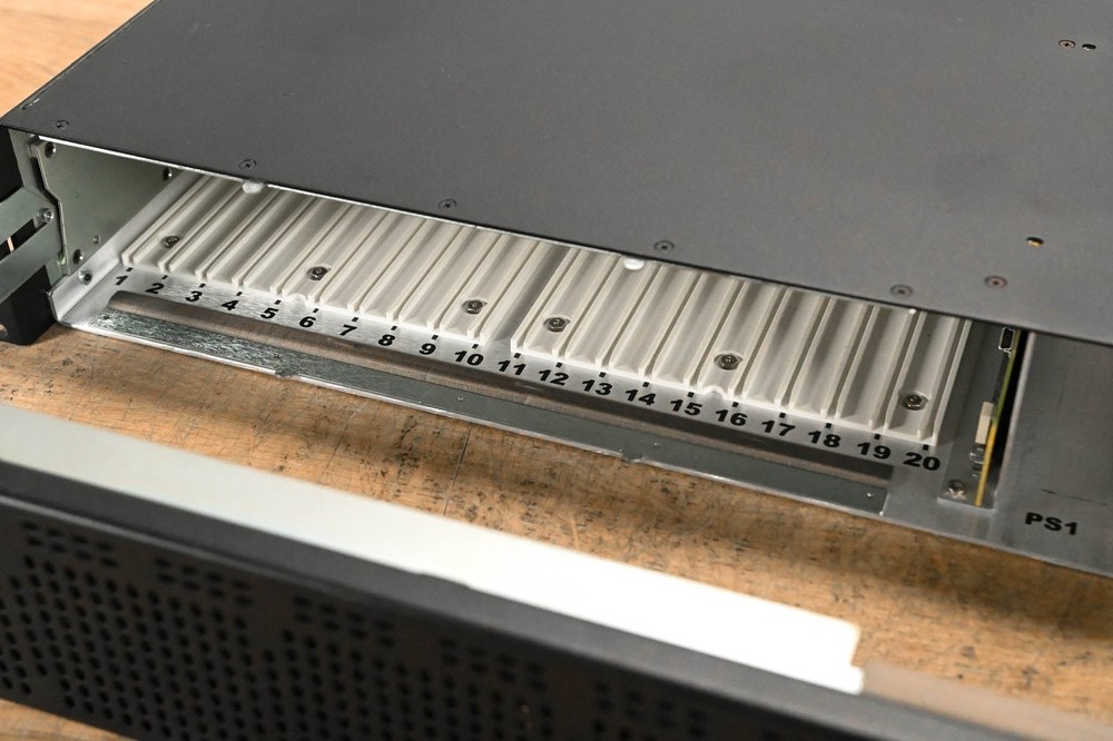 Blackmagic Design DFR-8321 OpenGear Module Frame CG01ULM