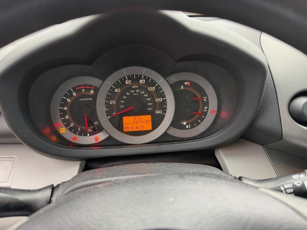 RAV 4     2012 Fuse Box Cabin 104961807