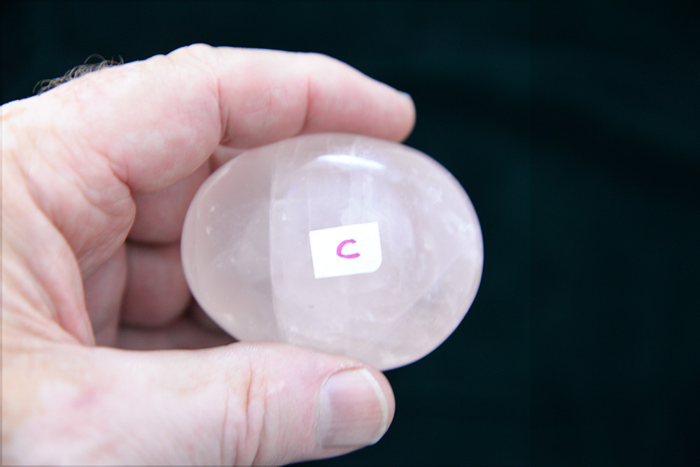 QUARTZ ROSE gallet, palm stone - polished (Rose Quartz Stone #C)