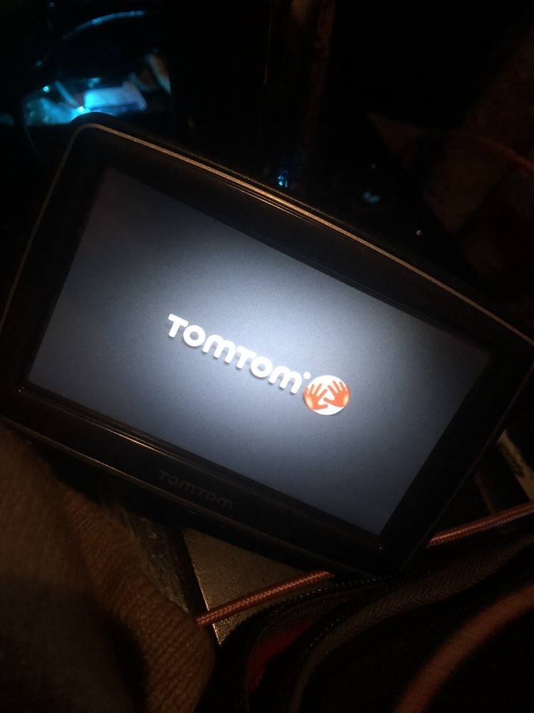 TomTom XL GPS N14644 Touchscreen GPS Tested With Case Bundle
