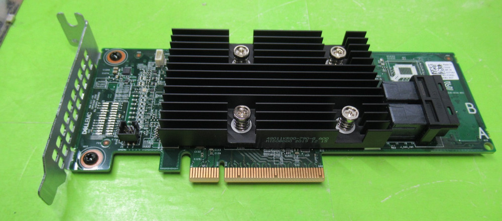 DELL PERC HBA330 12GBPS SAS PCI-E RAID Controller  0J7TNV  Low Profile