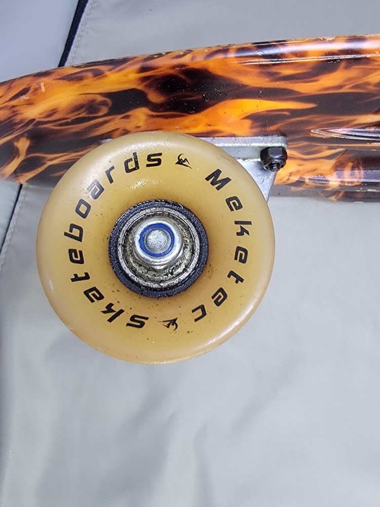 Meketec Skateboard, 22” Orange/Black Fire EUC