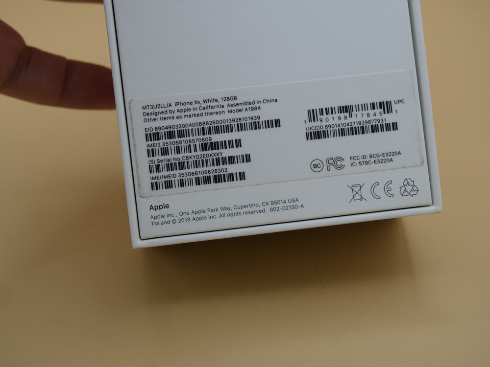 Empty Box ONLY Apple IPHONE XR WHITE 128gb