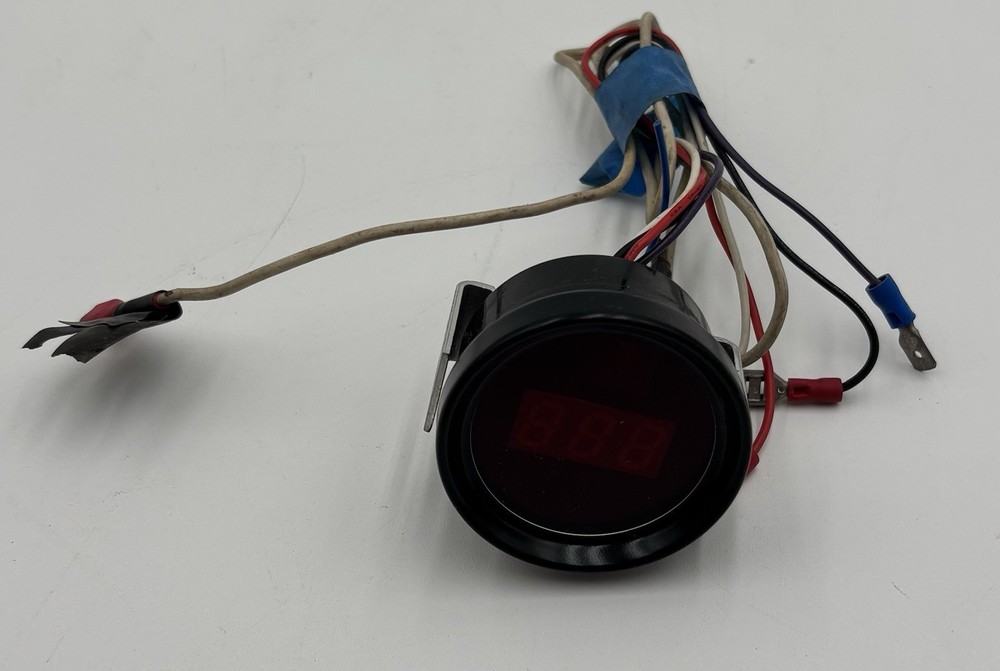 Bundle of Vintage Vehicle Electronics