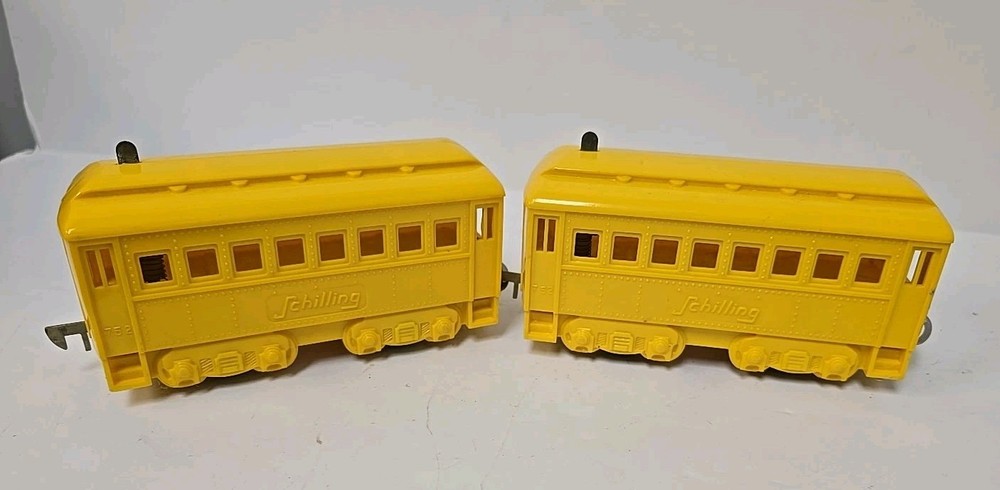 SCHILLING ELECTRIC 4 PIECE PLASTIC TRAIN SET BOXED AS IS UNTESTED READ