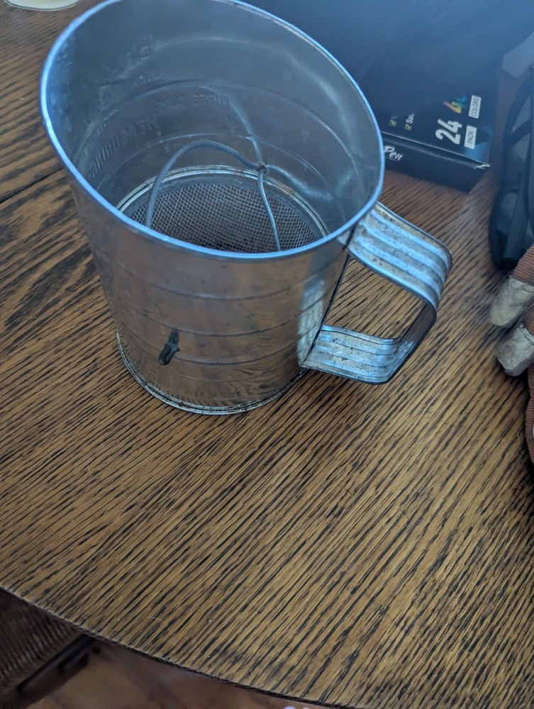 Bromwell's Metal Flour Sifter Silver Round Handle Kitchen Tool