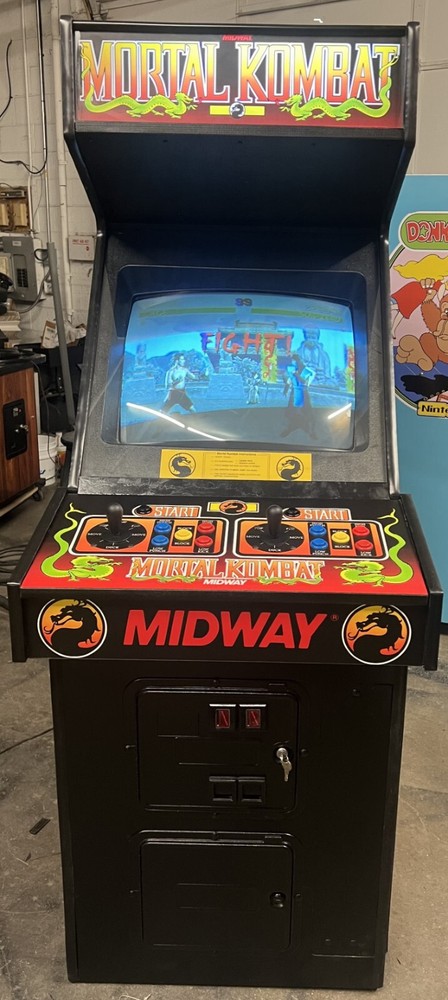 MORTAL KOMBAT ARCADE MACHINE by MIDWAY 1992 (Excellent Condition)