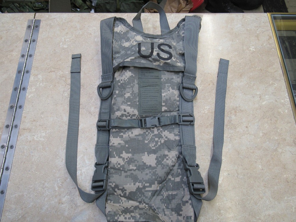 US Molle II Hydration System ACU Digital & New Hydramax 100oz Bladder