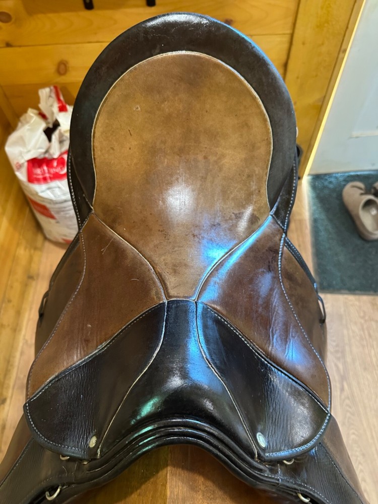 Stubben Two-Tone Imperator Saddle 17.5"