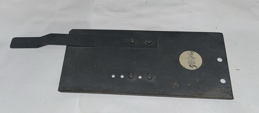 A980385 Hold down