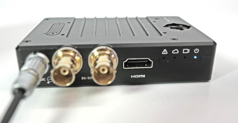 TERADEK BOLT 500XT WIRELESS VIDEO TRANSMITTER AND RECEIVER AND EXTRAS