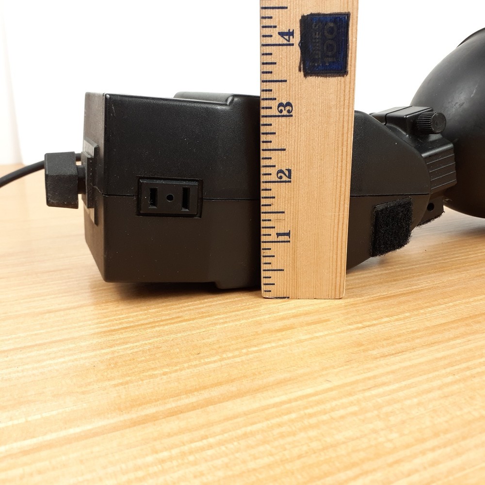 Quantum Instruments Qflash Model T3D-R Flash UNTESTED No Bulb