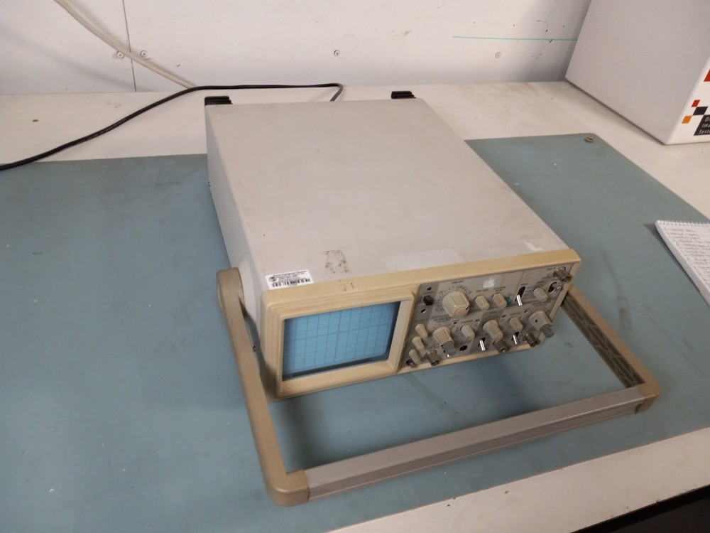 Hitachi V-552 Oscilloscope 50MHz