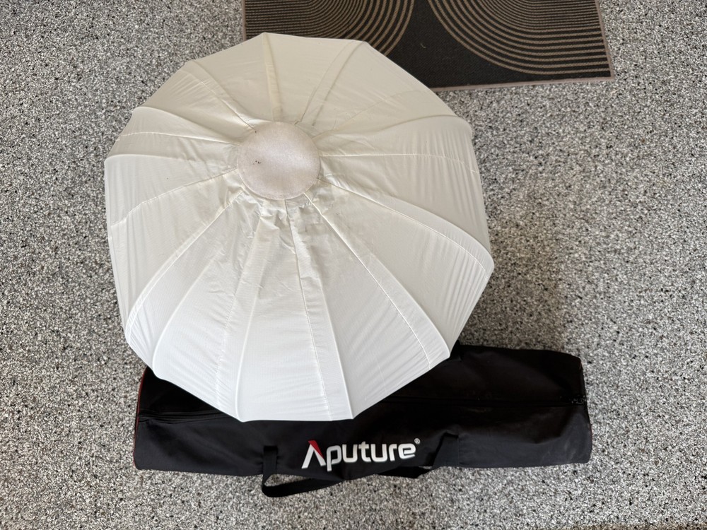 Aputure Lantern 2.2ft Softbox Diffuser APJ0155A3E w/ Case