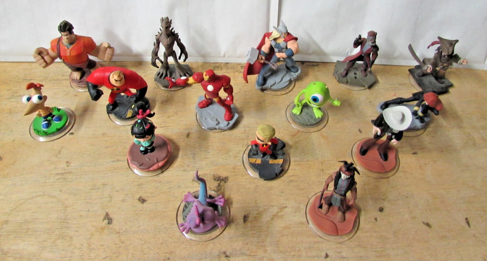 15 INFINITY FIGURES - DISNEY PIXAR MARVEL