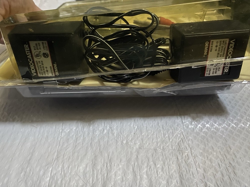 Gemini Videocaster Wireless VCR Multiplier Transmitter & Receiver Set VC2000