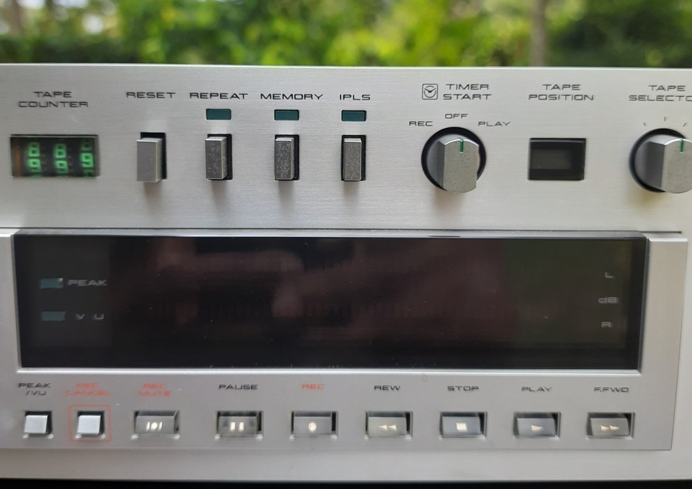 Akai GX f-90 cassette deck