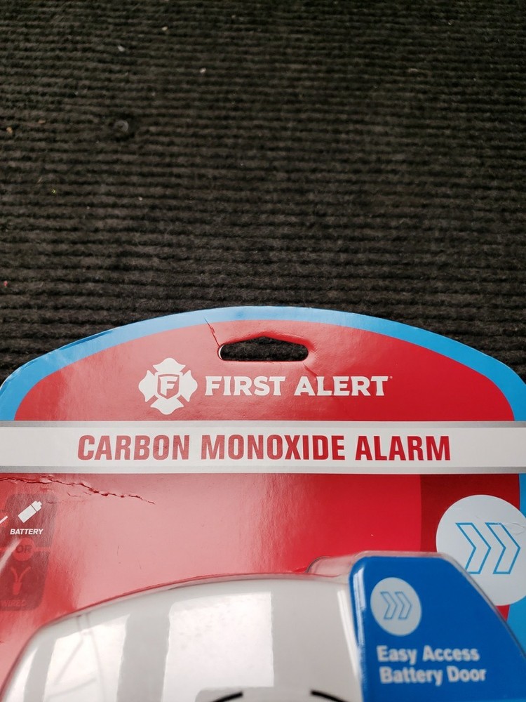 New Sealed First Alert 1039718 CO400 Basic Battery- Carbon Monoxide Alarm