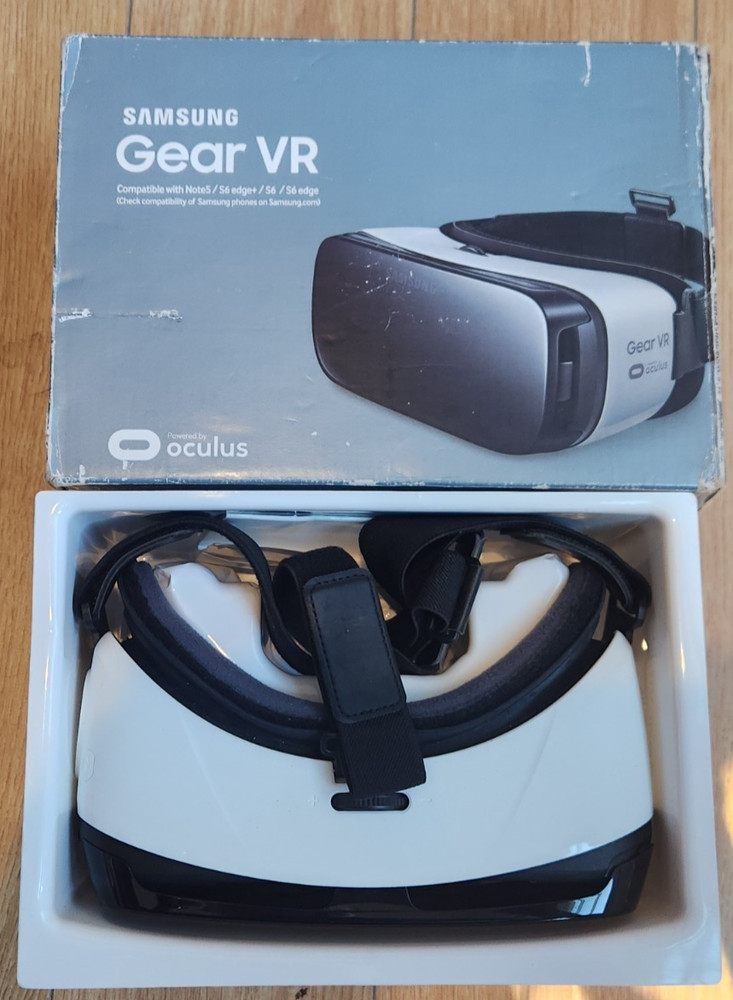 Samsung Gear VR Powered by Oculus - New, Open Box