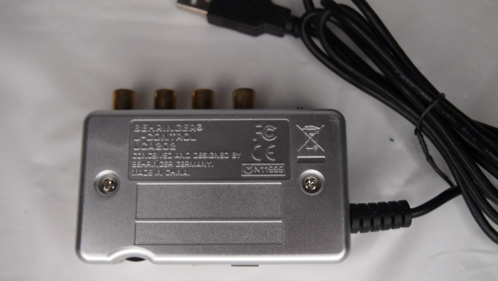 Behringer U-CONTROL UCA202 USB Audio Interface & Optical Out for PC Mac