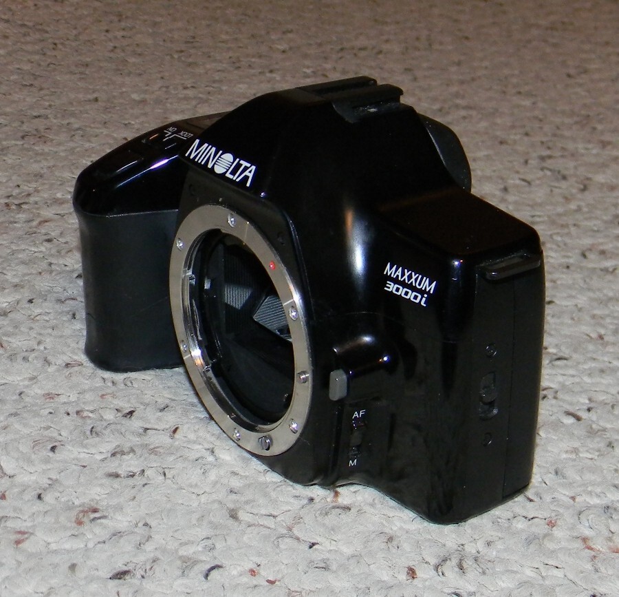 Minolta: Maxxum 3000i Camera Body - TESTED / WORKING