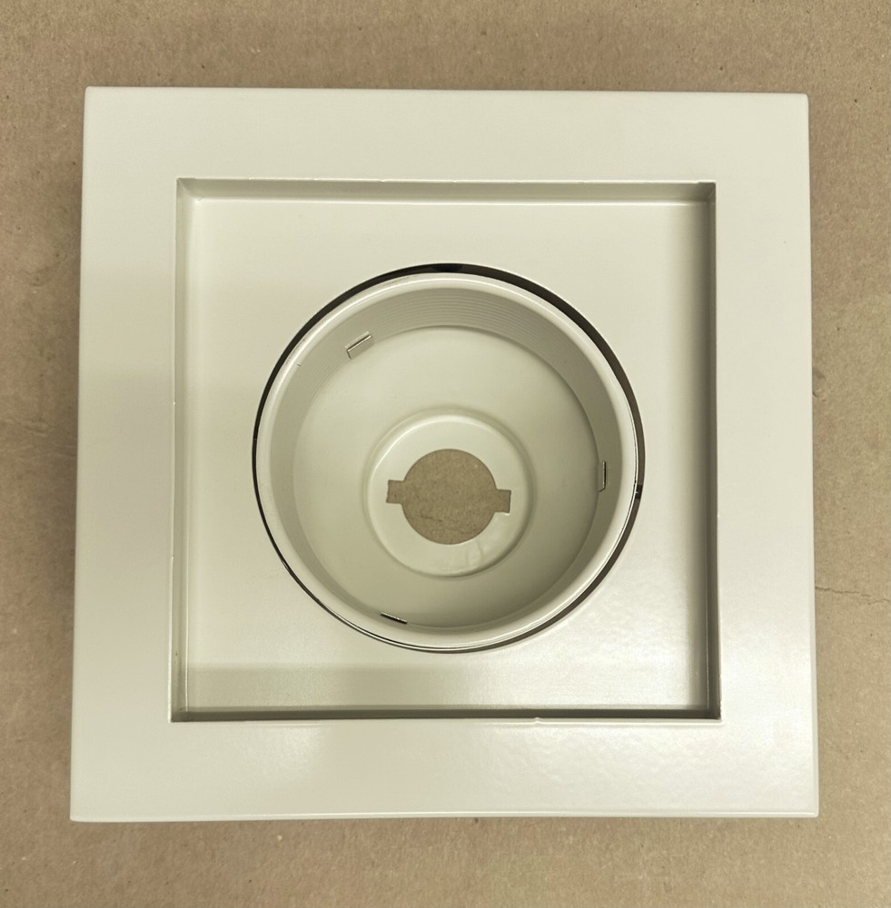 WAC LIGHTING MT-130-WT/WT LINE VOLTAGE SQUARE ADJUSTABLE STEP BAFFLE TRIM WHITE