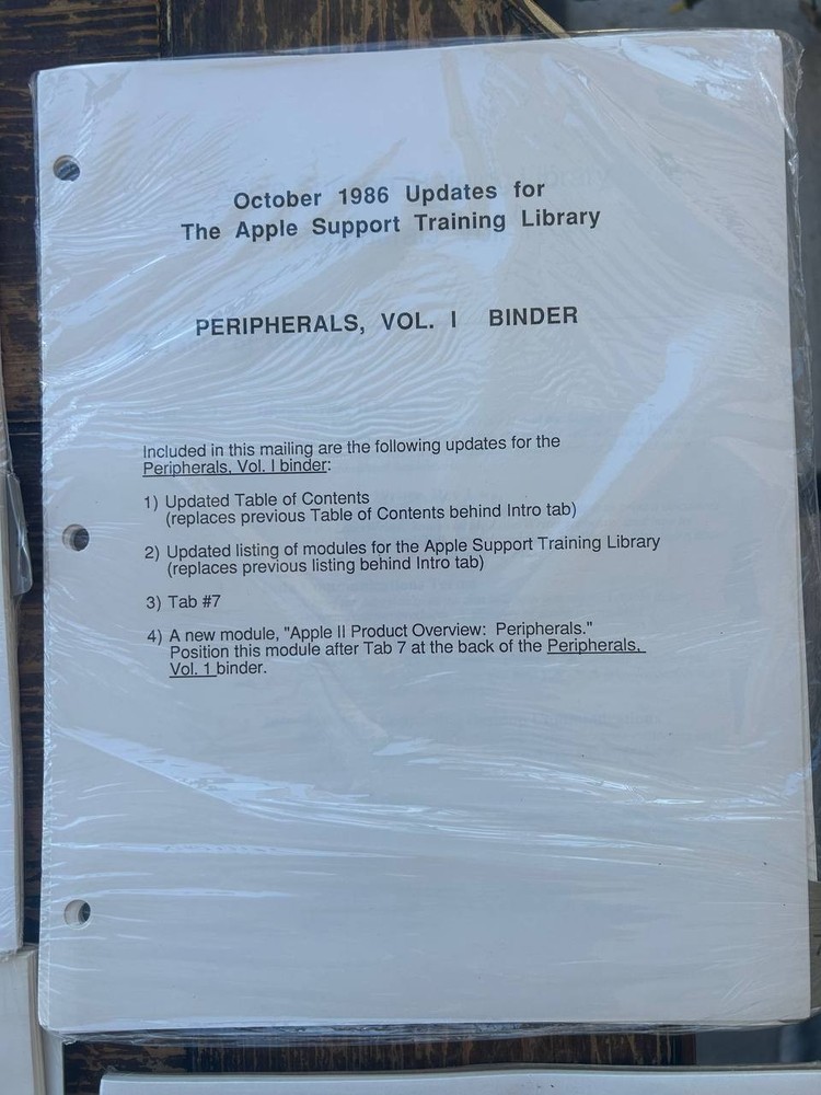 Apple Support Training Library binders, disks & update documents 1986
