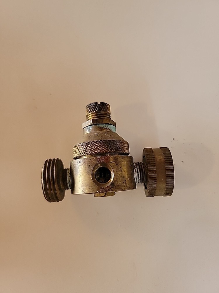 One WATTS 1/4 H 560 MINI WATER PRESSURE REGULATOR,as shown as Is (One Regulator)