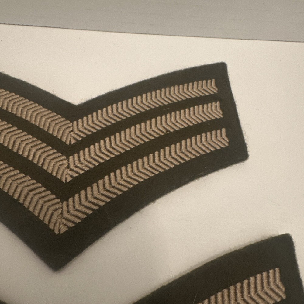 No. 2 Dress Abz. Sergeant, Pair, Guards Division, 3-Angle