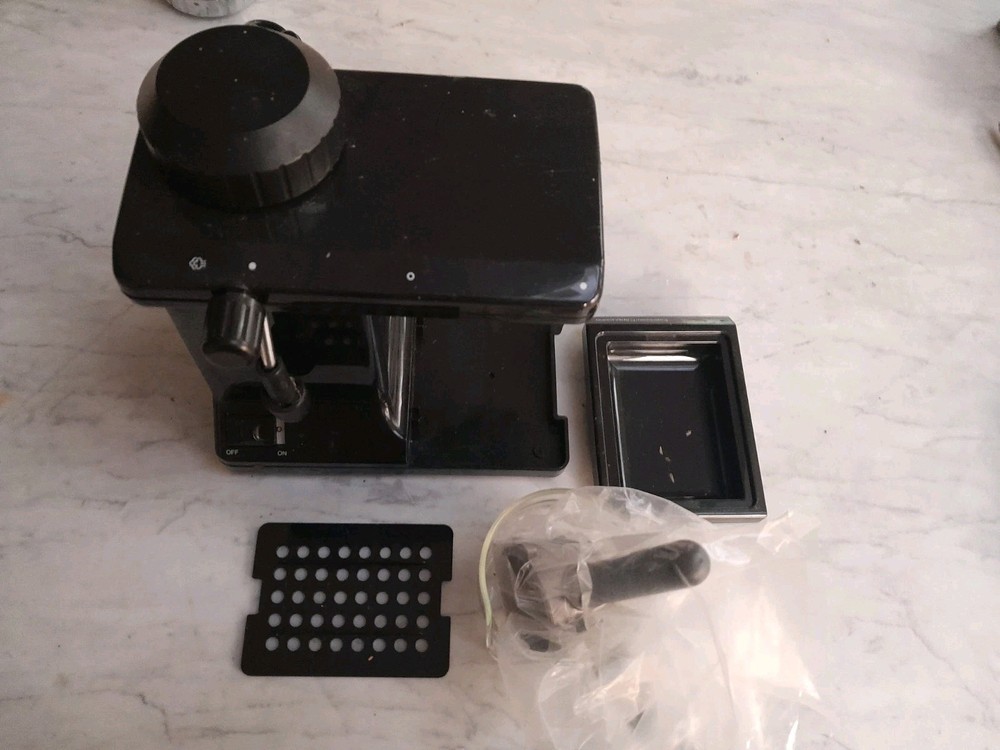 FARBERWARE Espresso Cappuccino Maker Model L2000 BRAND NEW