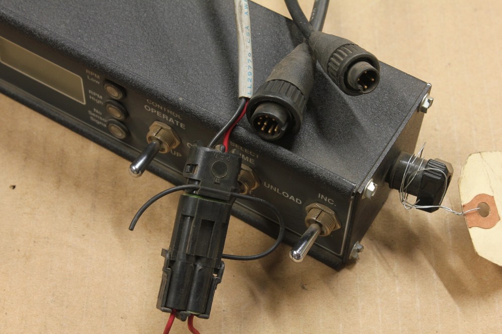 Mid-Tech 105-00260039 Control box for fertilizer/lime spreader