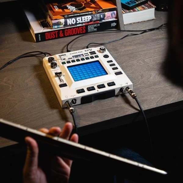 KORG KAOSS PAD V Multi FX Sampler Vocal Guitar USB Interface