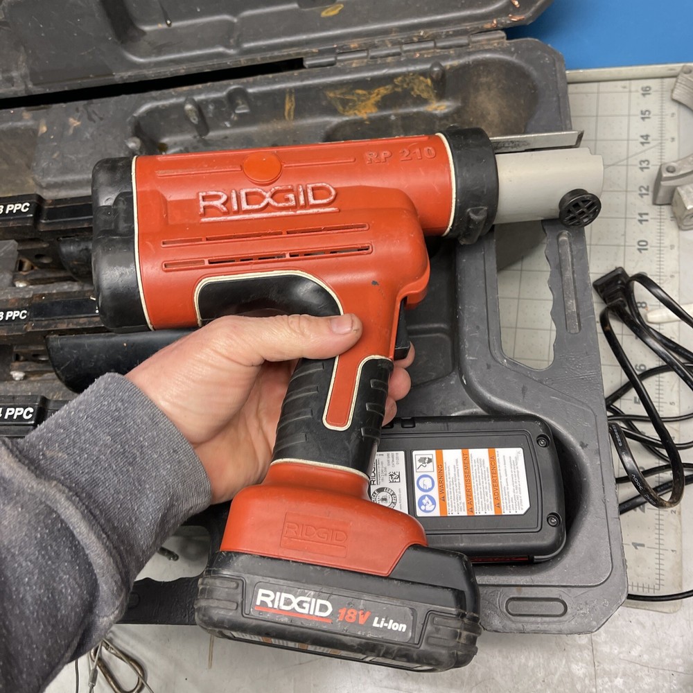 Ridgid RP 210 press frame no charger (xt21