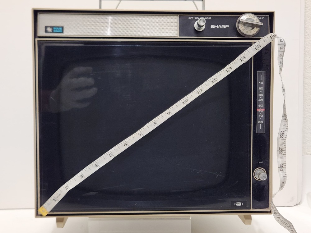 1970s Vtg Sharp SU-66P Solid State Portable 19" Cube TV Space Age Japan