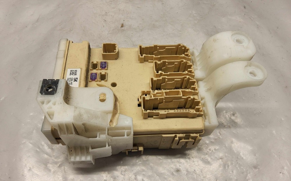 8273002F41 Relay Panel TOYOTA COROLLA 17
