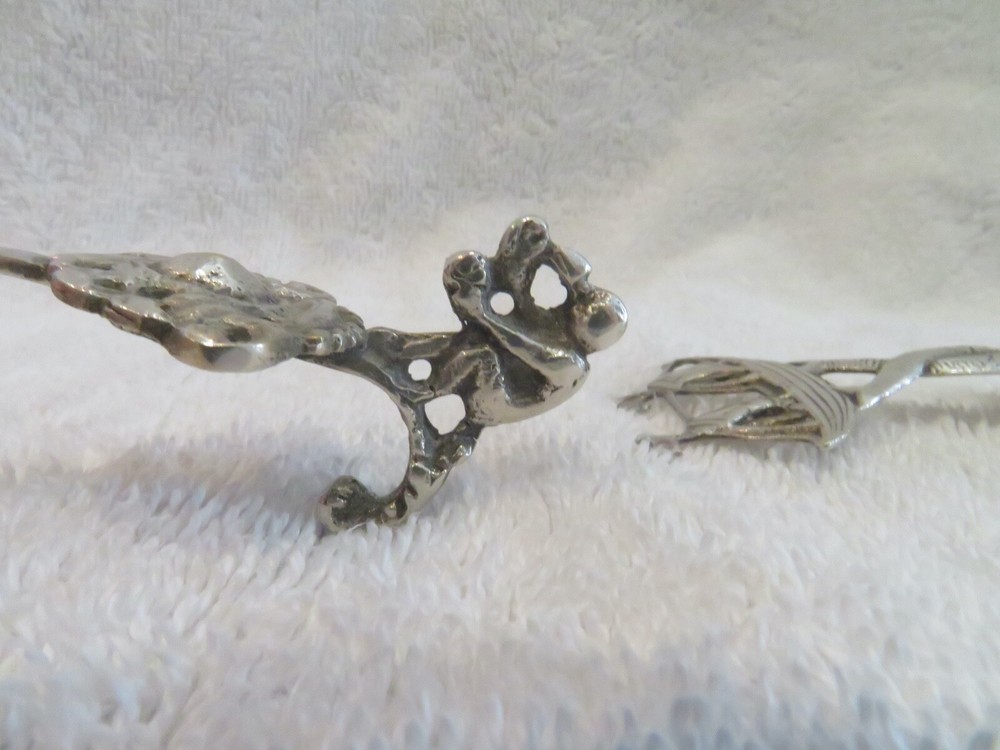 1900 german & dutch silver 2 Tea Caddy Spoons Repousse Scene