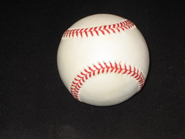 DARNELL MCDONALD YANKEES HAND SIGNED AUTOGRAPHED AUTHENTIC OAL BASEBALL NICE!